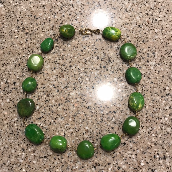 Green stone necklace - Picture 3 of 5